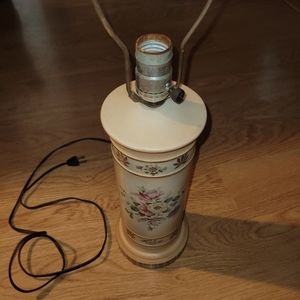Vintage Floral Design Lamp